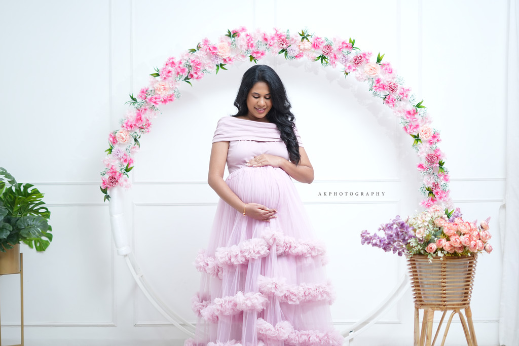 Maternity Photoshoot of Raj Vignesh in Coimbatore – Captured by AK Photography