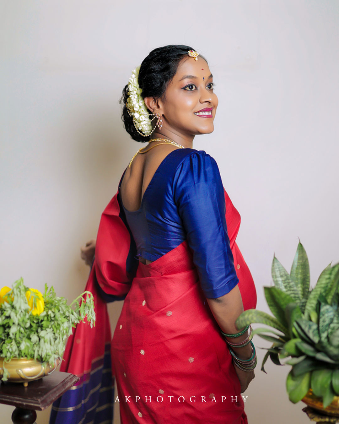 Baby Shower Photoshoot: Celebrating South Asian Traditions in a Tender Maternity Portrait