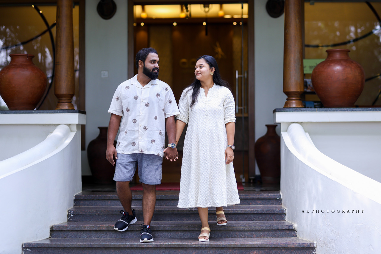 Pre-Wedding Shoot of Sreejith and Mamthumitha by AK Photography