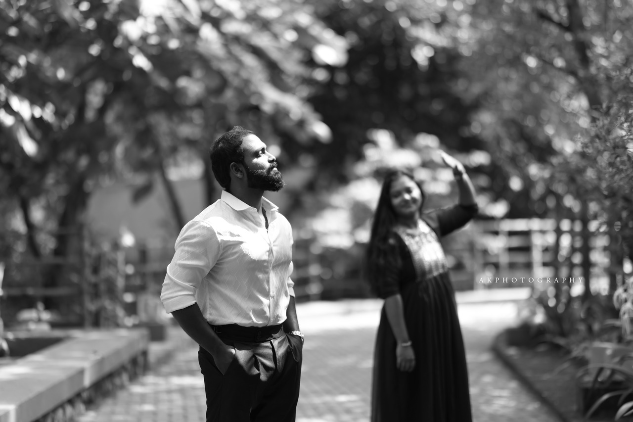 Pre-Wedding Shoot of Sreejith and Mamthumitha by AK Photography