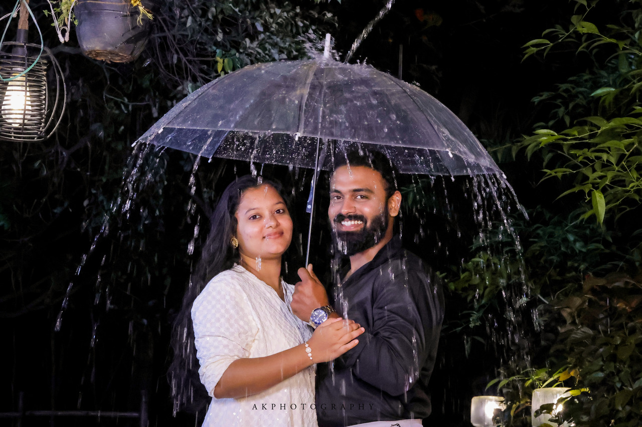 Pre-Wedding Shoot of Sreejith and Mamthumitha by AK Photography