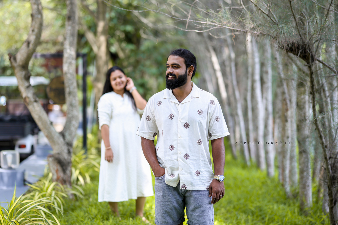 Pre-Wedding Shoot of Sreejith and Mamthumitha by AK Photography