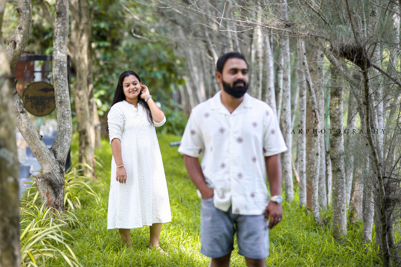 Pre-Wedding Shoot of Sreejith and Mamthumitha by AK Photography