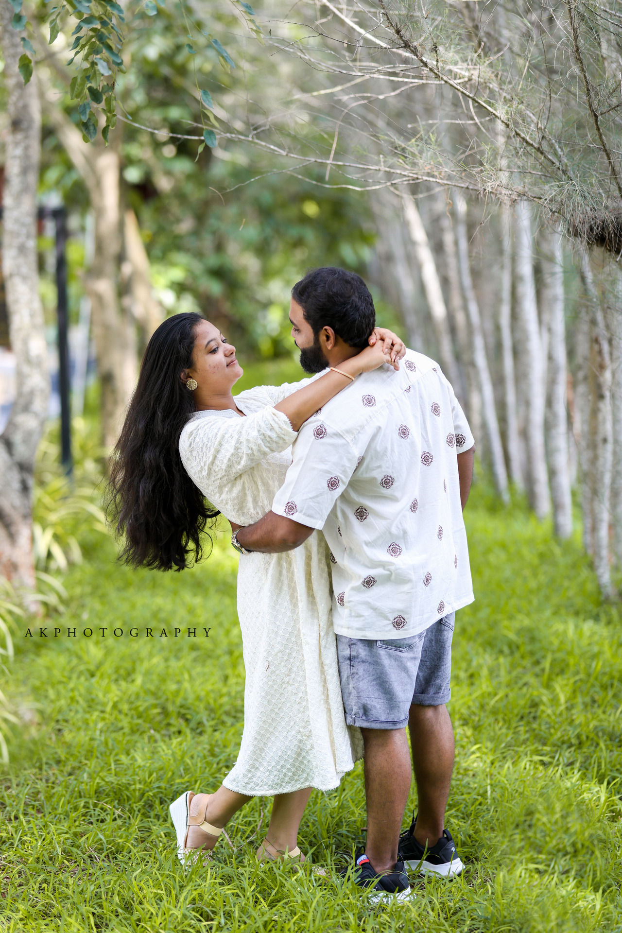 Pre-Wedding Shoot of Sreejith and Mamthumitha by AK Photography