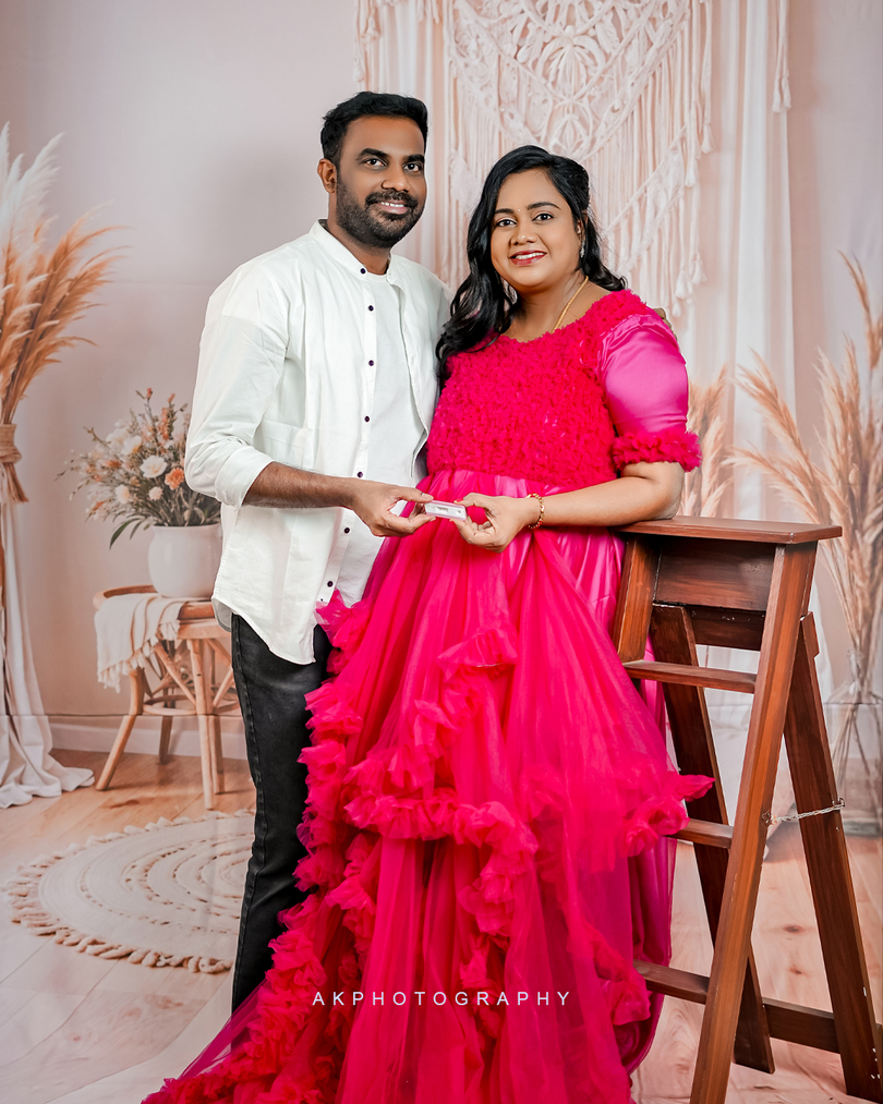 Maternity Photoshoot: Capturing the Beauty of Expecting Moments with AK Photography