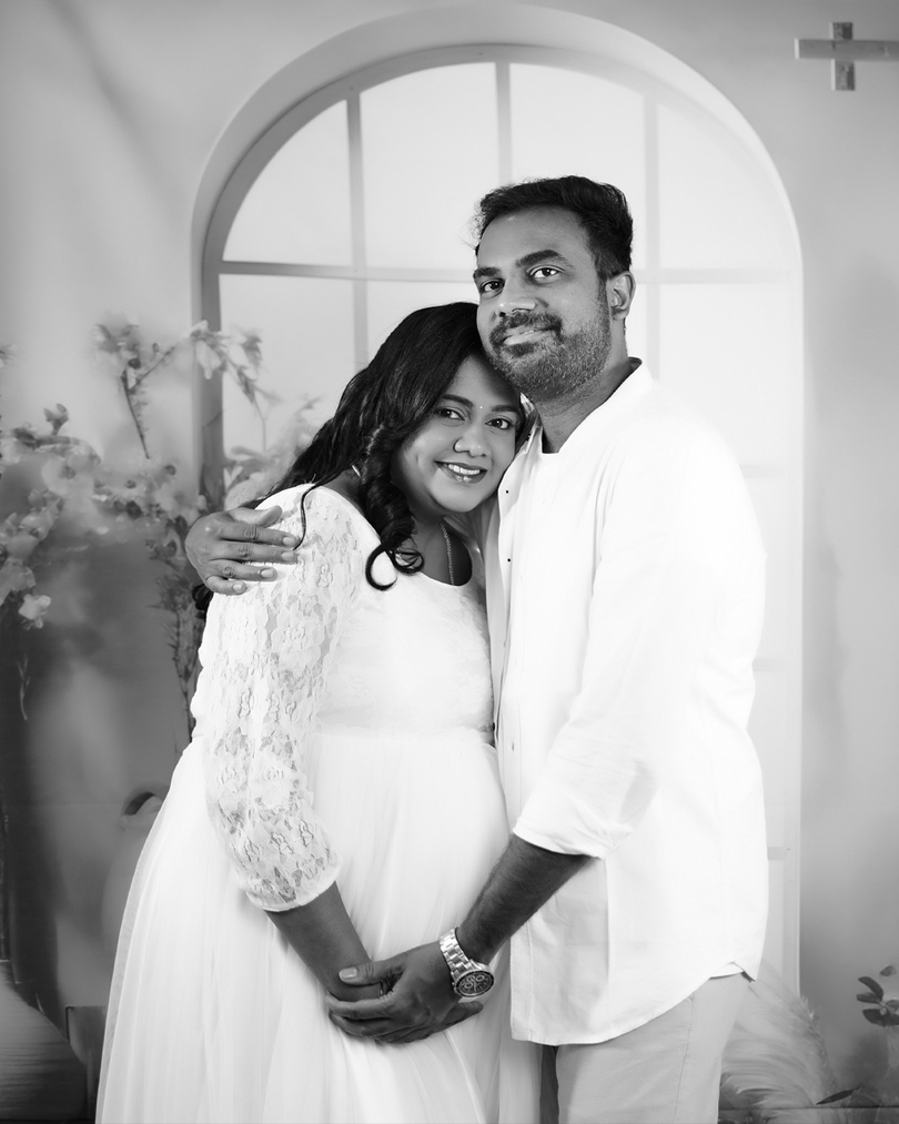 Maternity Photoshoot: Capturing the Beauty of Expecting Moments with AK Photography