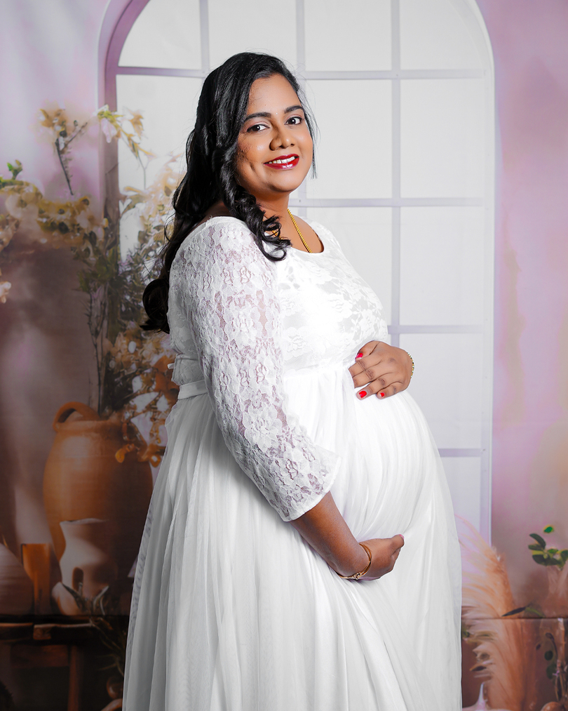 Maternity Photoshoot: Capturing the Beauty of Expecting Moments with AK Photography