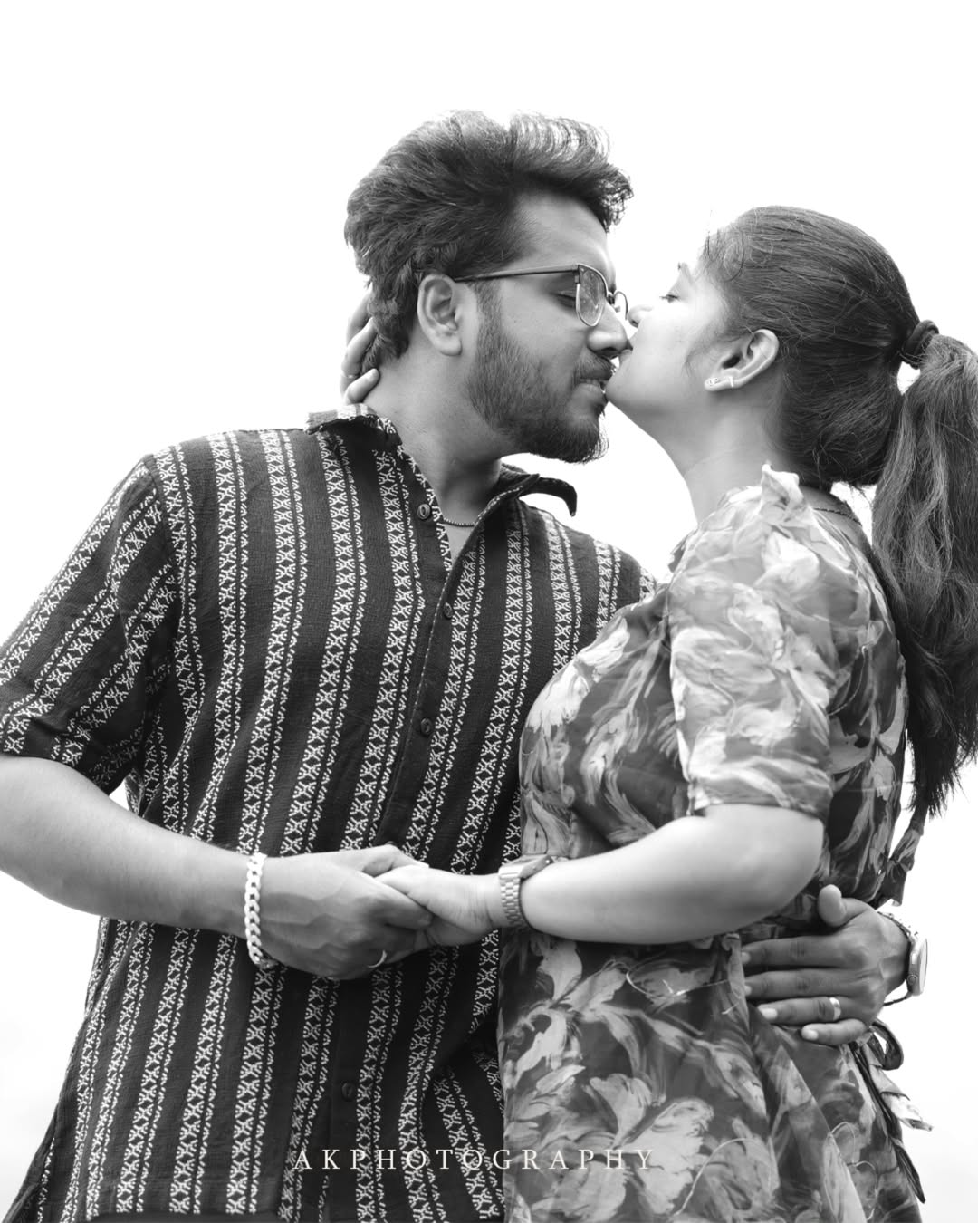 Pre Wedding Photoshoot at Udumalpet Thirumoorthi Hills – Ajith & Kowselya’s Magical Love Story 💕