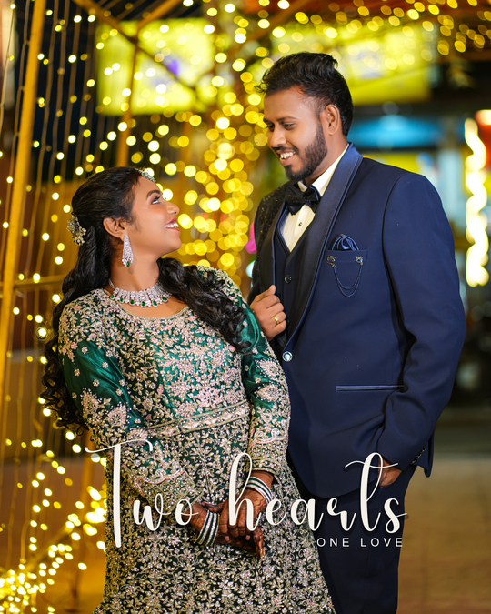 Stunning wedding reception photography of Balaji and Divya at Harsha Mahal, Coimbatore by AK Photography. Beautiful moments captured with elegance and emotion. View the gallery.